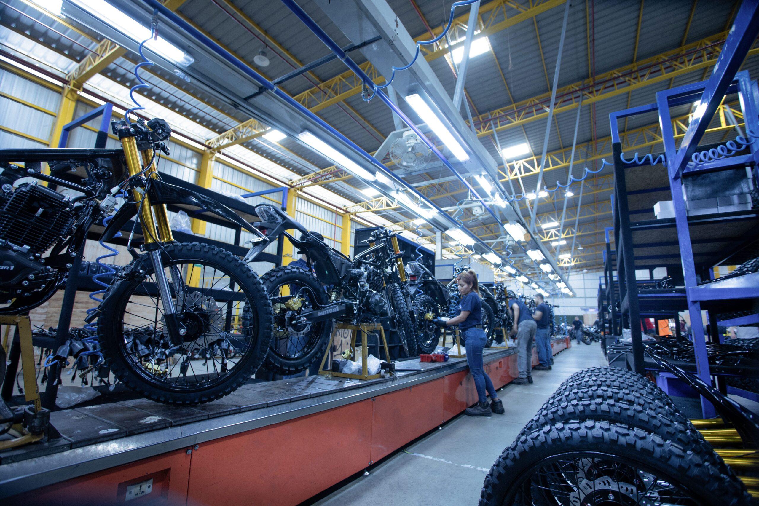 La motocicleta impulsa una nueva forma de movilidad y desarrollo para las familias ecuatorianas