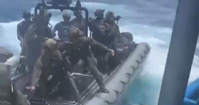 Imagen de la noticia: Militares de EE. UU. interceptan otro barco ecuatoriano