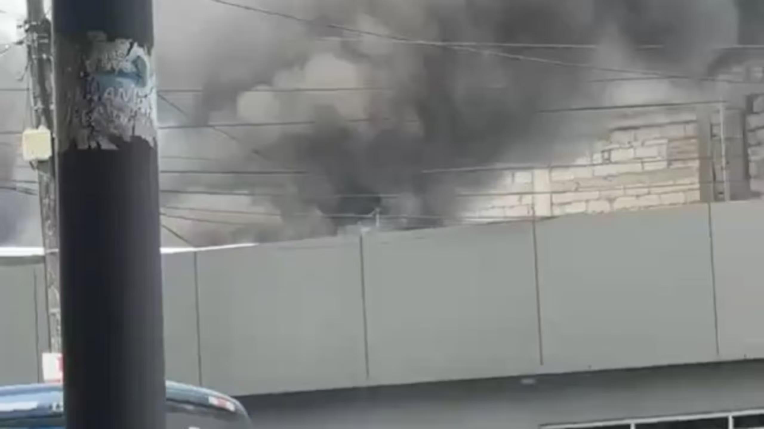 Bus se incendia en Guayaquil: videos muestran la emergencia