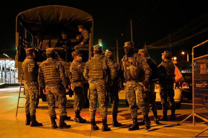 Siete militares van a juicio por presunta extralimitación de la fuerza durante un operativo en Manabí