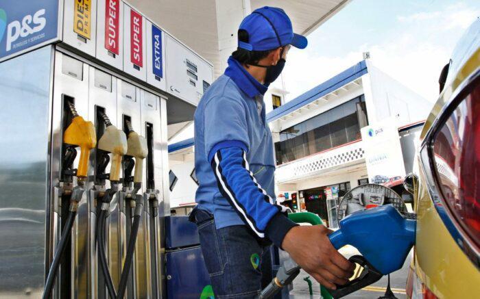 Nuevos precios de las gasolinas en Ecuador rigen desde este lunes, 12 de octubre