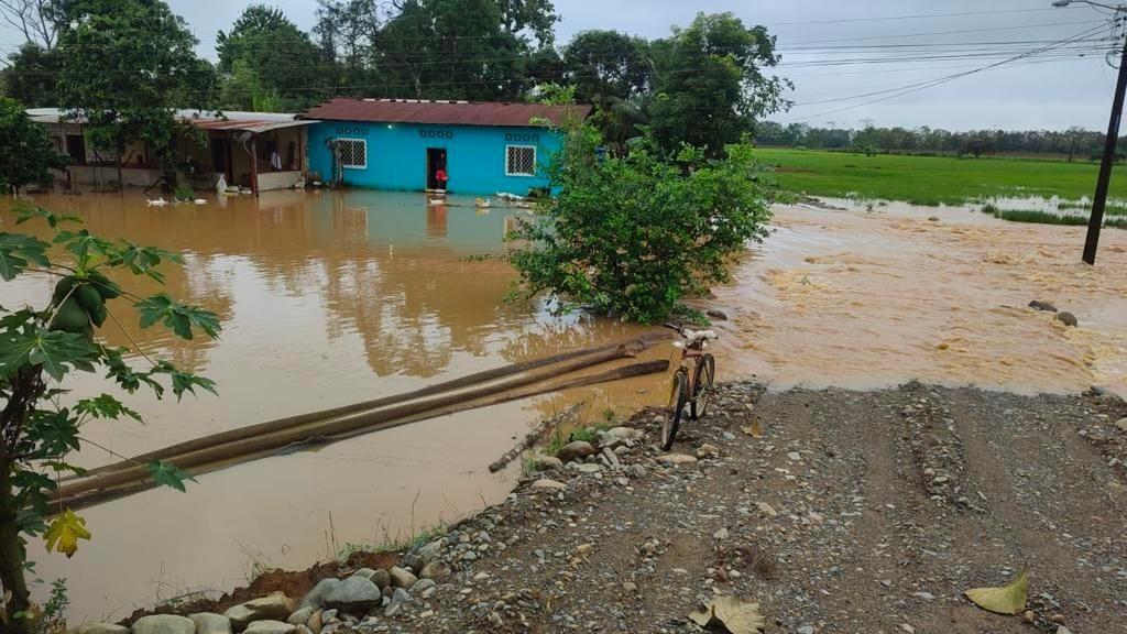 Imagen de la noticia: Fuertes lluvias en Ecuador