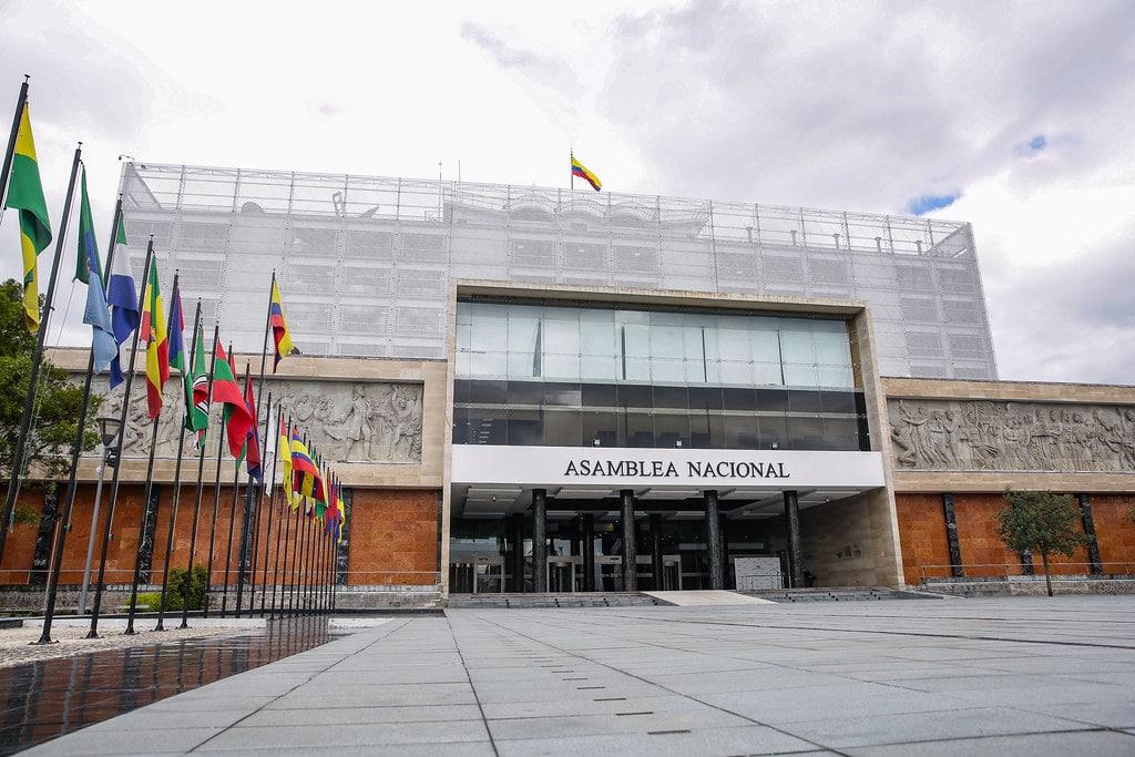 La Asamblea Nacional se fragmenta: ADN y Revolución Ciudadana disputan el liderazgo mientras crecen los desafíos para la gobernabilidad