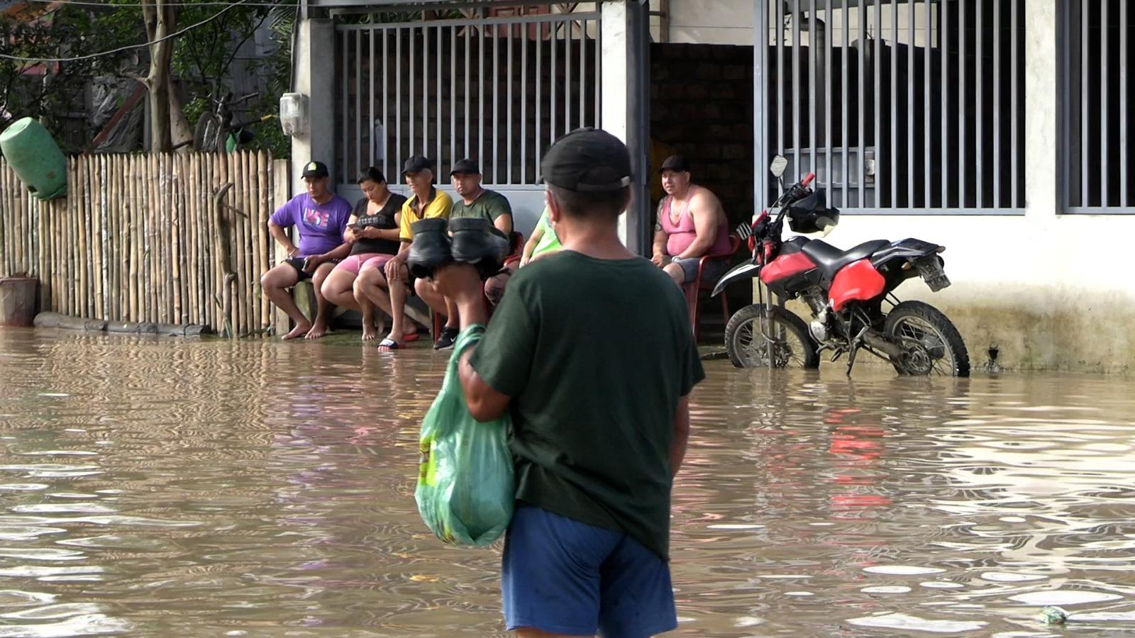 Imagen de la noticia: Inundaciones y desbordamientos en Portoviejo dejan más de 900 emergencias