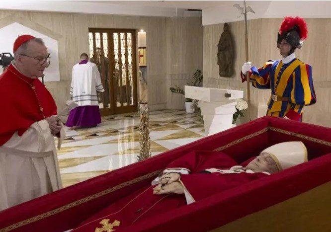 Imagen de la noticia: Estos son lo preparativos para el funeral del papa Francisco