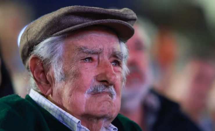 Imagen de la noticia: José Mujica en fase terminal: “Estamos haciendo lo posible para que viva este último pasaje con dignidad”