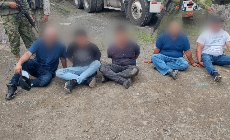 Imagen de la noticia: Incautan más de 36 mil galones de combustible ilegal en Esmeraldas: cinco detenidos