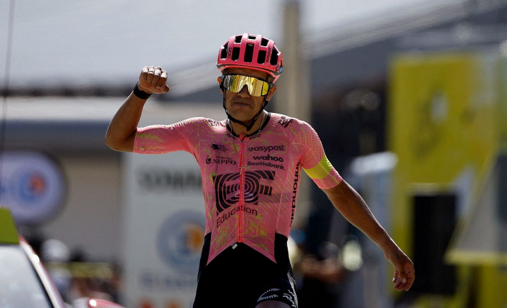 Imagen de la noticia: Sueña con el título: Richard Carapaz escala al segundo lugar del Giro de Italia tras brillar en la Etapa 17