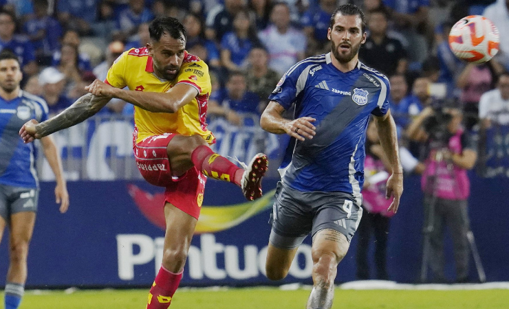 Imagen de la noticia: Emelec cae ante Aucas y llega golpeado al Clásico del Astillero