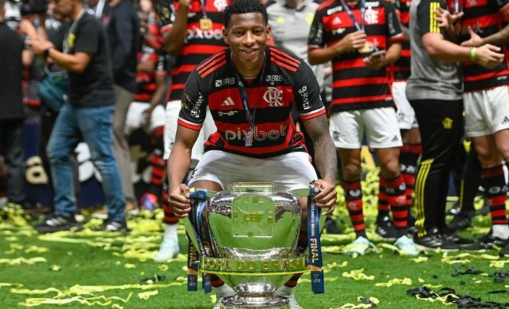Imagen de la noticia: Plata se baja de la convocatoria: Flamengo denuncia a la FEF por intervenir en la recuperación del jugador sin autorización