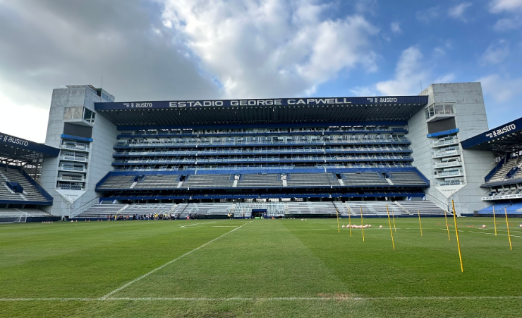 Imagen de la noticia: FIFA levantará la sanción a Emelec y podrá reforzar su plantel