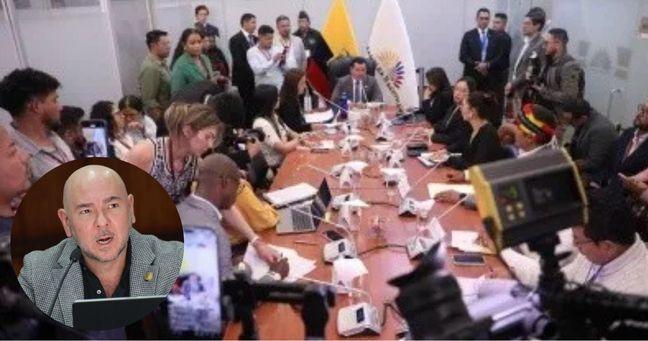 Imagen de la noticia: Comisión no califica juicio político contra ministro de Defensa, Gian Carlo Loffredo