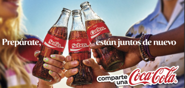 Imagen de la noticia: Con colaboraciones musicales exclusivas y personalización sin precedentes, ‘Comparte una Coca-Cola’ regresa la magia de encontrar tu nombre en las botellas