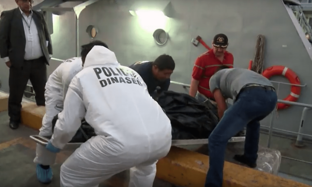 Imagen de la noticia: Familiares recibieron los cuerpos de pescadores fallecidos en alta mar