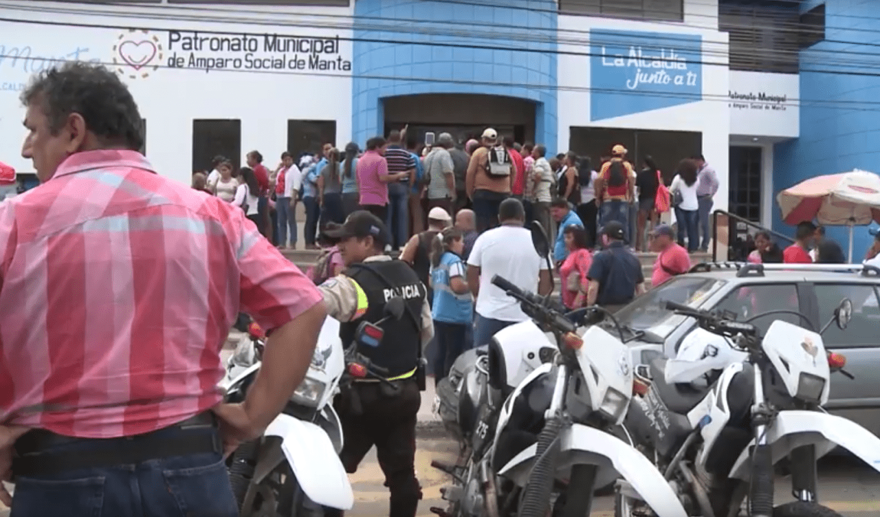 Imagen de la noticia: Manta: Inconformidad por sorteo de módulos en Tarqui