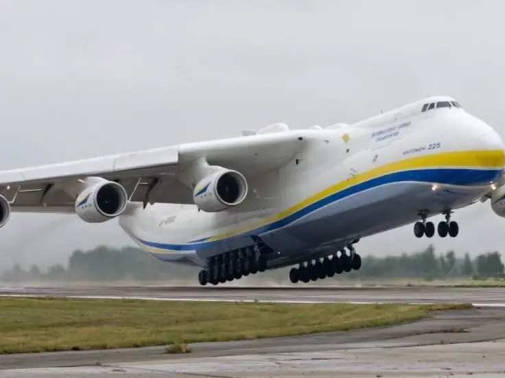 Imagen de la noticia: Rusia destruye al avión más grande del mundo en Ucrania