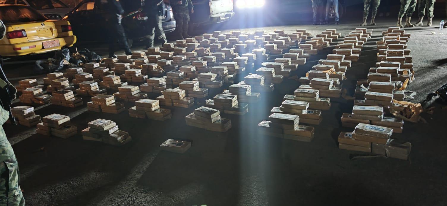Imagen de la noticia: Organizaciones narcodelictivas intentan tráficar droga para consumo interno e internacional