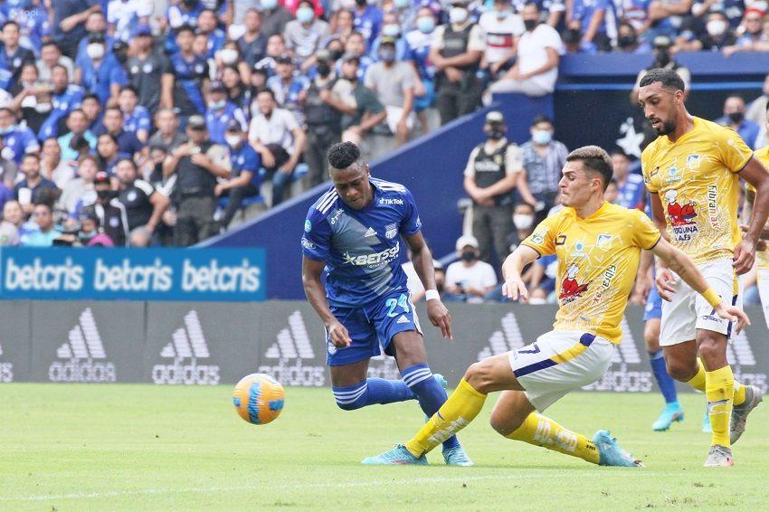 Imagen de la noticia: Emelec continúa en problemas, ahora perdió en la quinta jornada