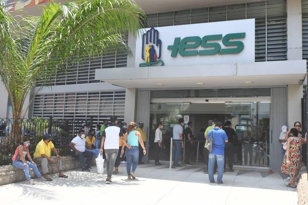 Imagen de la noticia: BIESS e IESS deberán transparentar su información contable