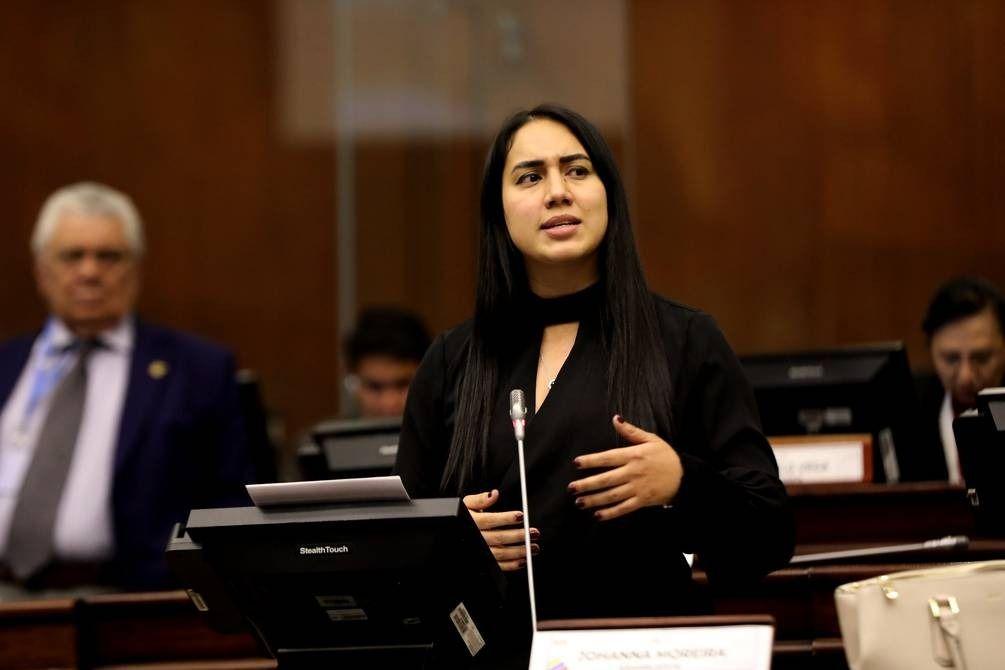 Imagen de la noticia: ¿Por qué expulsaron a Johanna Moreira y Alejandro Jaramillo de sus bancadas?