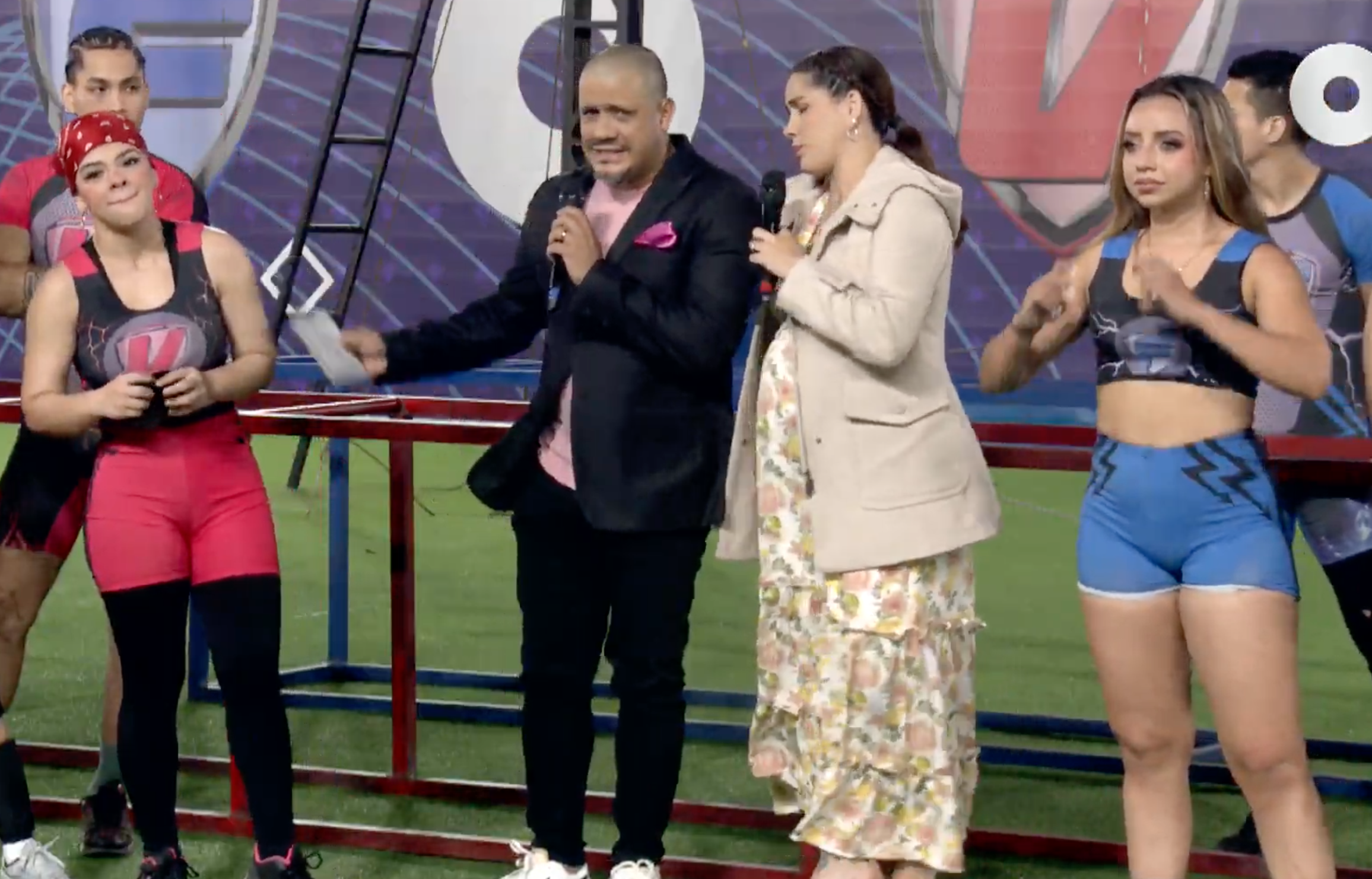 Imagen de la noticia: Kevin habría estado enviando mensajes a Brillit sin que ella se lo contara a Allie