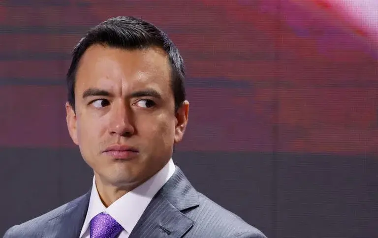 Imagen de la noticia: Daniel Noboa propone eliminar el impuesto vehicular en Ecuador