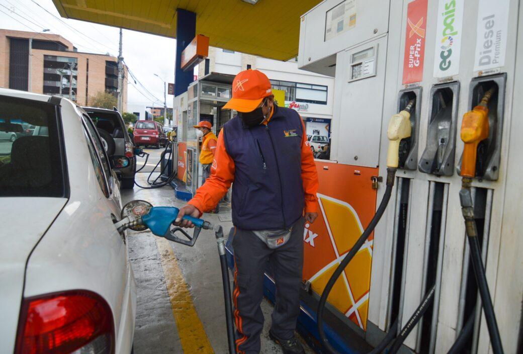 Gasolina extra y ecopaís sube de precio en Ecuador este martes, 12 de noviembre