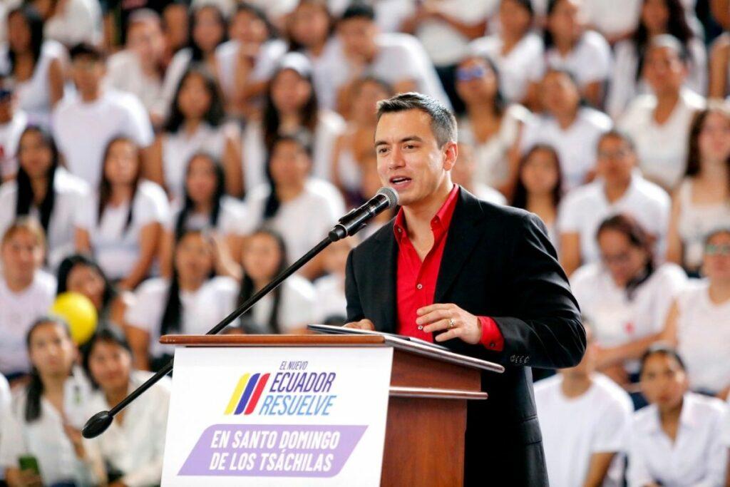 Imagen de la noticia: Daniel Noboa firma decreto para eliminar financiamiento a partidos políticos