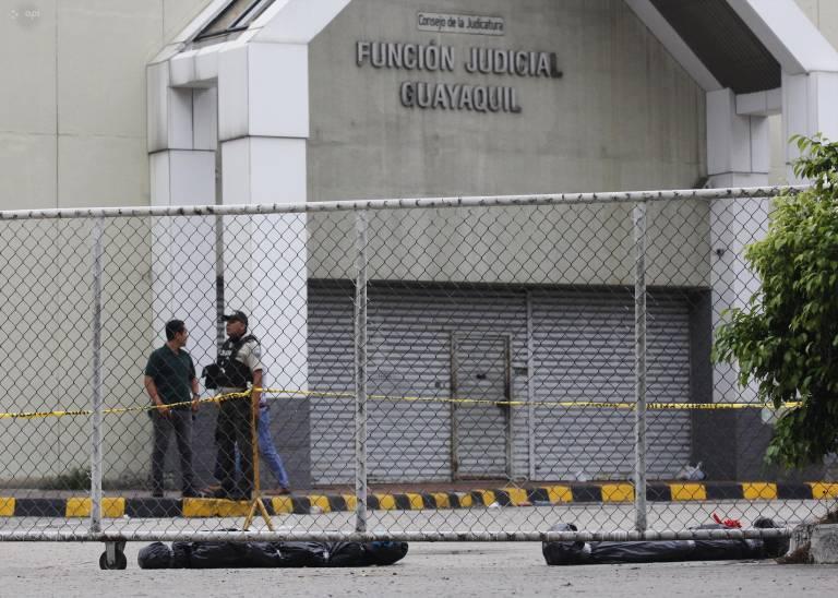 Imagen de la noticia: Bultos que desató pánico en Guayaquil eran un proyecto estudiantil