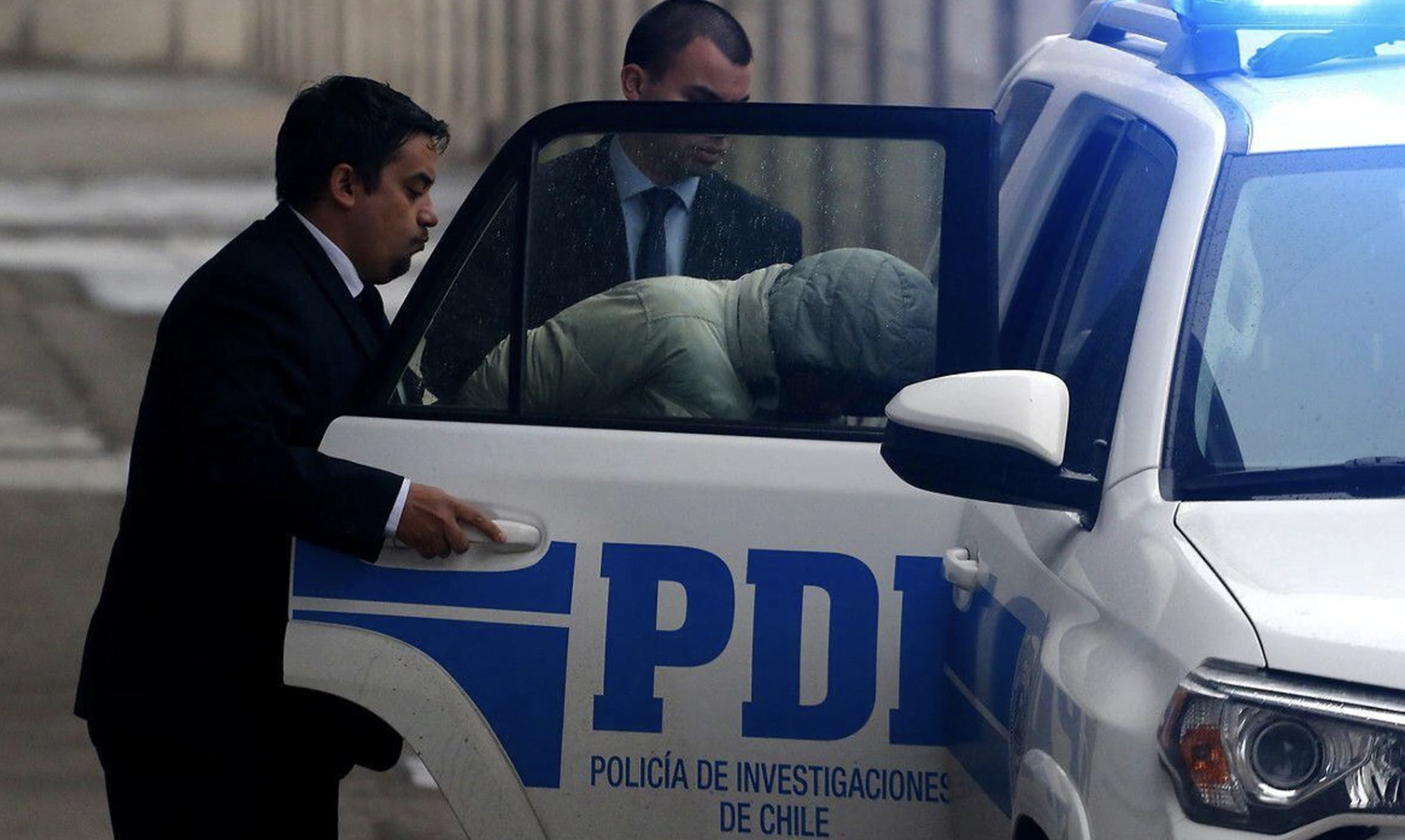 Imagen de la noticia: Jonathan Falcón, acusado de femicidio, es extraditado desde Chile a Ecuador