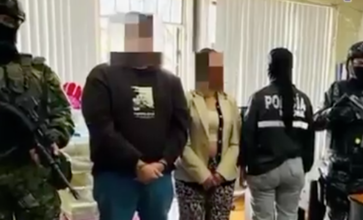 Imagen de la noticia: En Quito Policía capturó a dos sospechosos con arsenal de armas y municiones