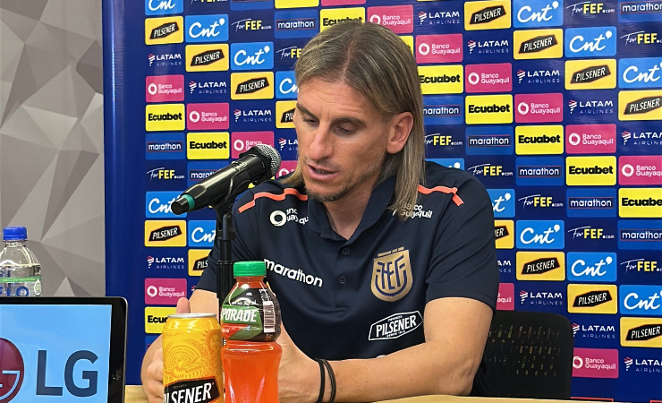 “Ni Brasil tiene un jugador como Enner”: Beccacece defiende a Valencia antes del duelo con Perú