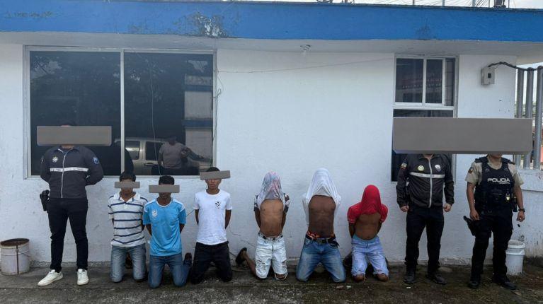 Imagen de la noticia: Quito: seis detenidos e indicios decomisados por el crimen de una persona