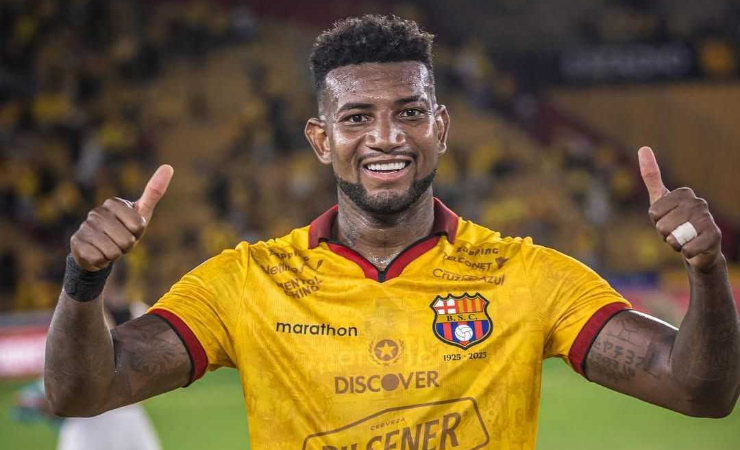 Imagen de la noticia: Gustavo Vallecilla extiende su contrato con Barcelona SC hasta 2027