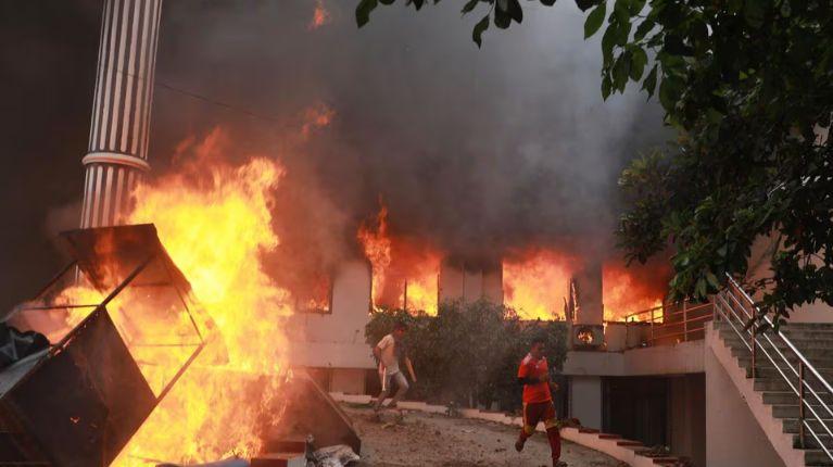 Imagen de la noticia: Protestas en Nepal: esposa de un ex primer ministro muere quemada