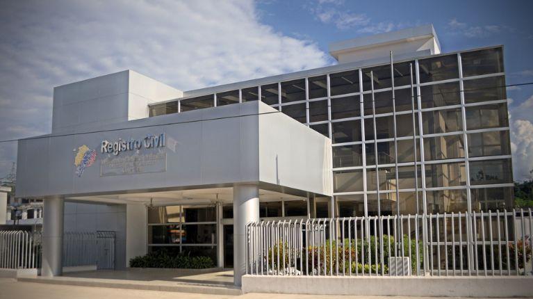 Imagen de la noticia: Registro Civil extiende validez de cédulas caducadas y anuncia atención para todos los servicios el fin de semana