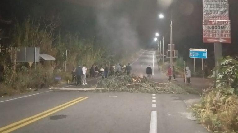 Imagen de la noticia: Vías cerradas por el paro nacional en Ecuador este lunes 22 de septiembre
