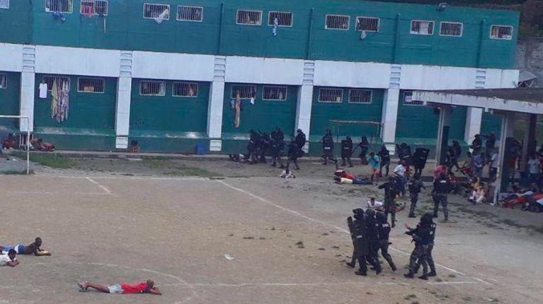 Imagen de la noticia: Nueva masacre carcelaria: disturbios en prisión de Esmeraldas dejan muertos y heridos
