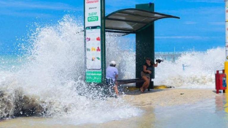 Imagen de la noticia: Fin de semana con oleaje en las costas ecuatorianas: condiciones del mar y recomendaciones del Inocar