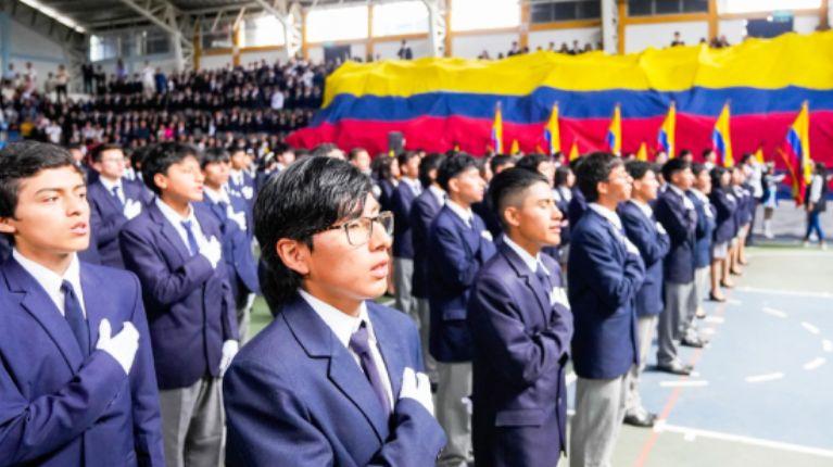Imagen de la noticia: Más de 200.000 estudiantes de Tercero de Bachillerato juran la Bandera este 26 de septiembre