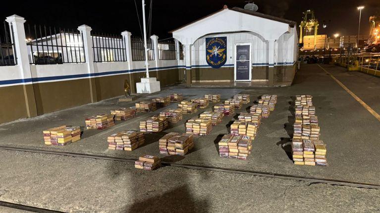 Panamá decomisa 905 paquetes de droga en un contenedor procedente de Ecuador
