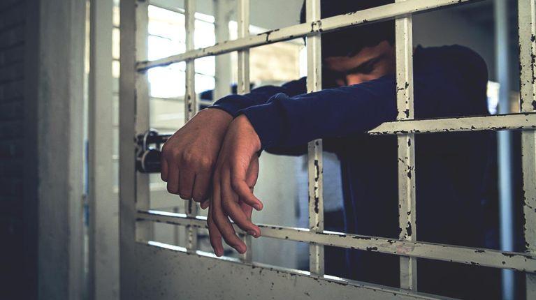 Imagen de la noticia: Adolescente es procesado por el asesinato de un hombre y su hijo de 5 años