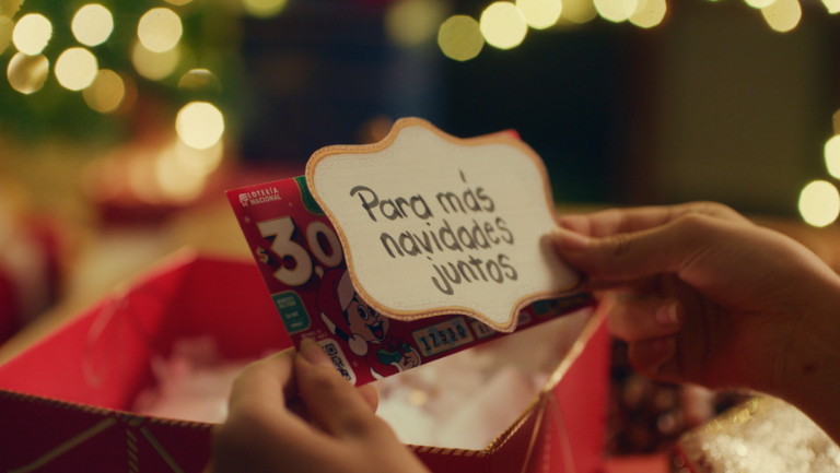Imagen de la noticia: La Lotería redefine el significado de regalar en navidad