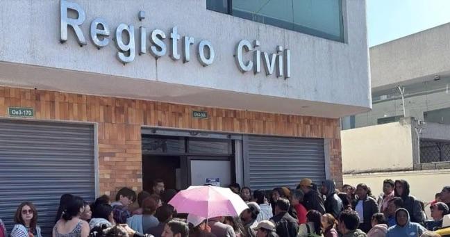 Reportan largas filas para obtener la cédula: caos en agencias