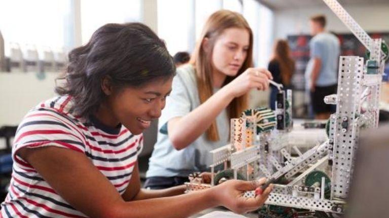 Imagen de la noticia: China presenta la visa K, un programa para extranjeros profesionales en ciencia y tecnología