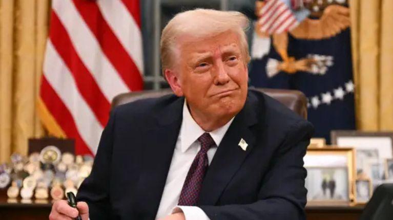 Imagen de la noticia: Trump regresa a TikTok y dice que los jóvenes le “deben una” por haber salvado la red social