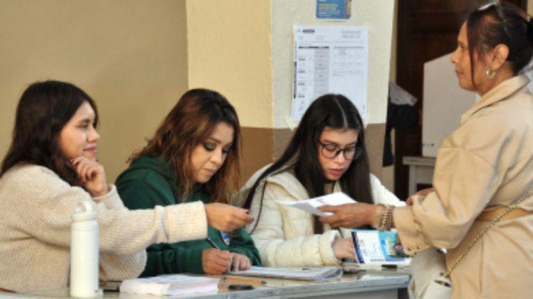 CNE seleccionó los miembros de mesa para la consulta popular y referéndum 2025