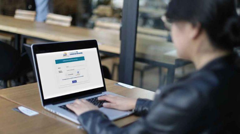 Imagen de la noticia: El CNE activó la plataforma Voto Informado: conozca las preguntas del Referéndum y la Consulta Popular