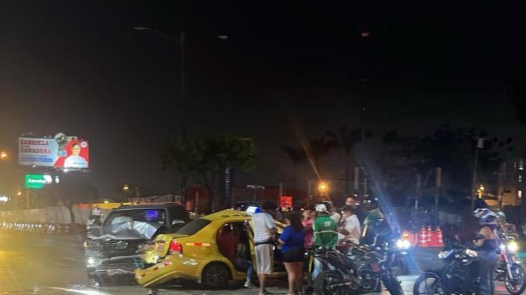 Accidente de tránsito en Guayaquil deja dos personas fallecidas