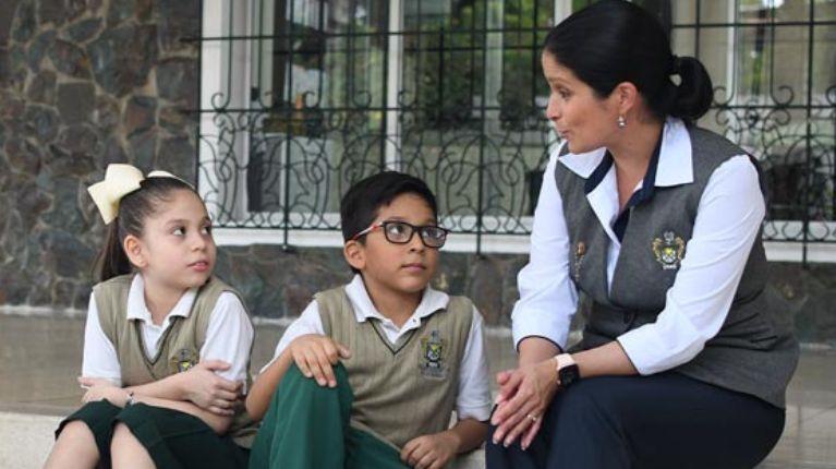 Ministerio de Educación contratará profesionales para Consejerías Estudiantiles: fechas para postular y sueldo